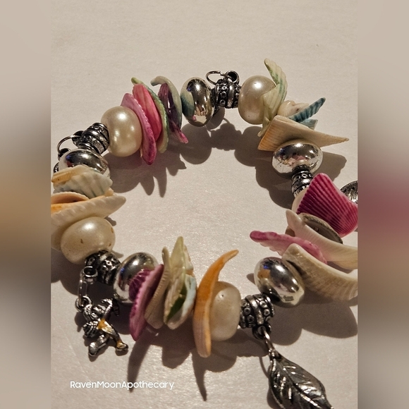 Sea Shell Expandable Bracelet with Charms - Picture 7 of 9